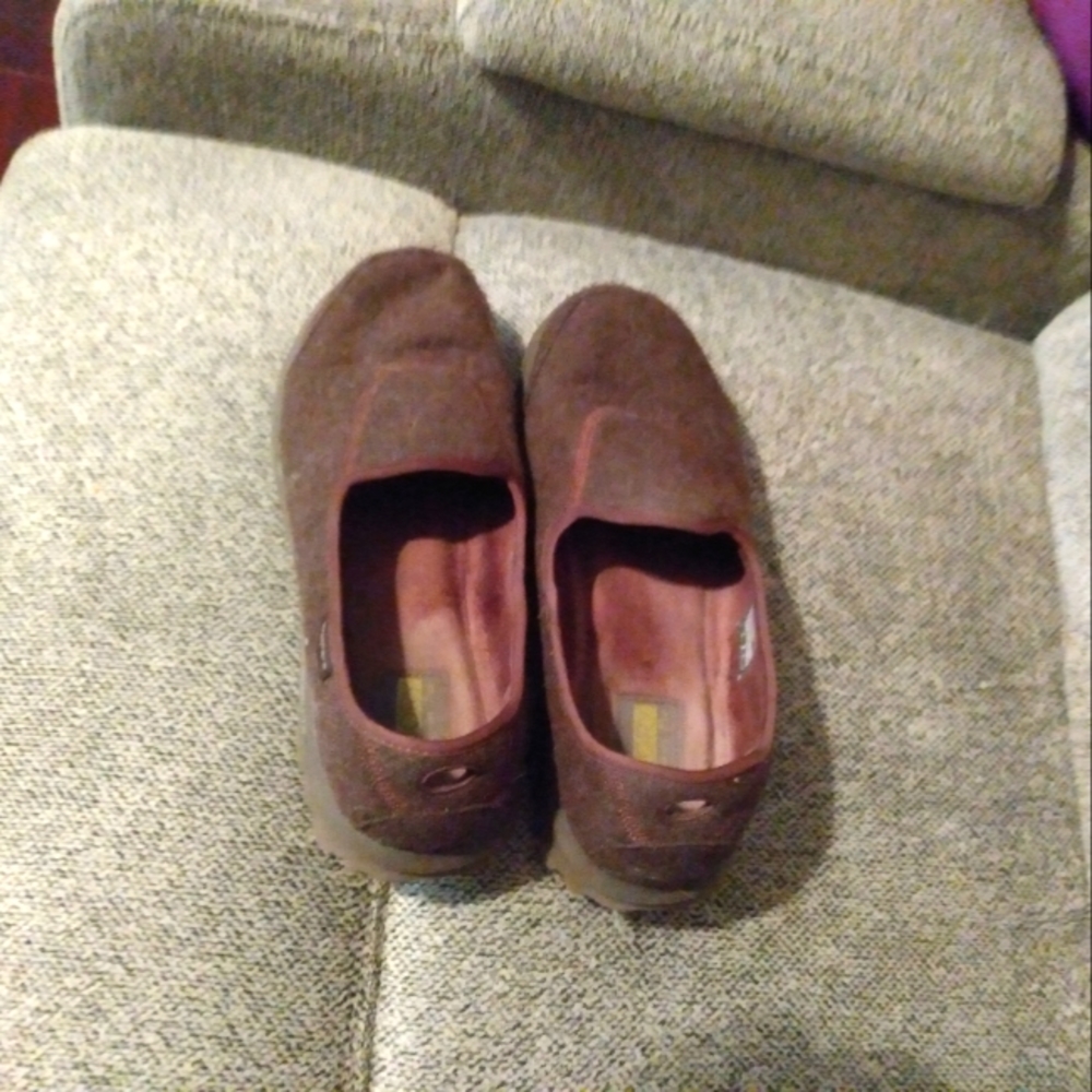 Skechers slip ons 11